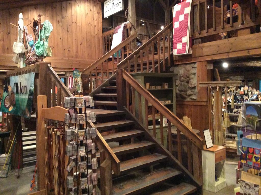 Countryside Inn Nappanee Bagian luar foto