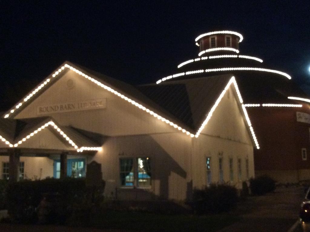 Countryside Inn Nappanee Bagian luar foto