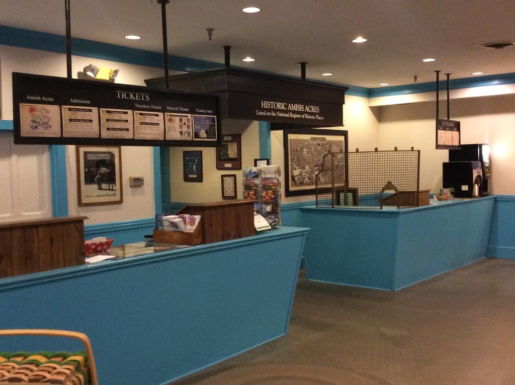 Countryside Inn Nappanee Bagian luar foto