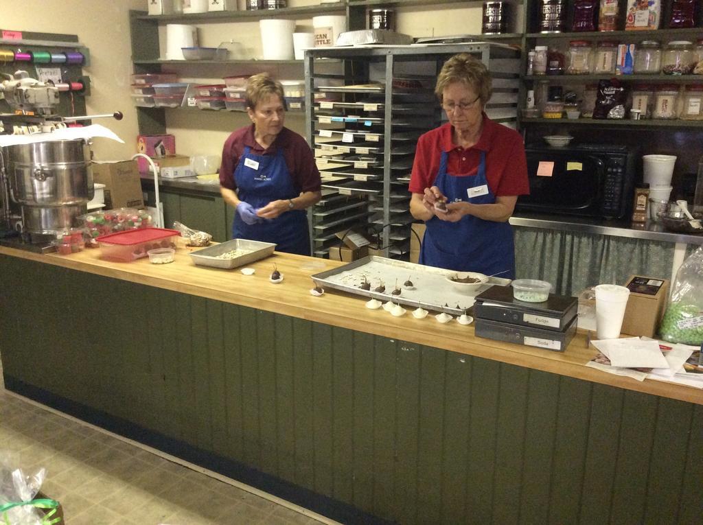 Countryside Inn Nappanee Bagian luar foto