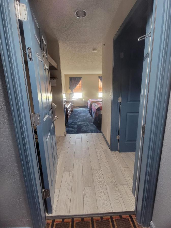 Countryside Inn Nappanee Bagian luar foto