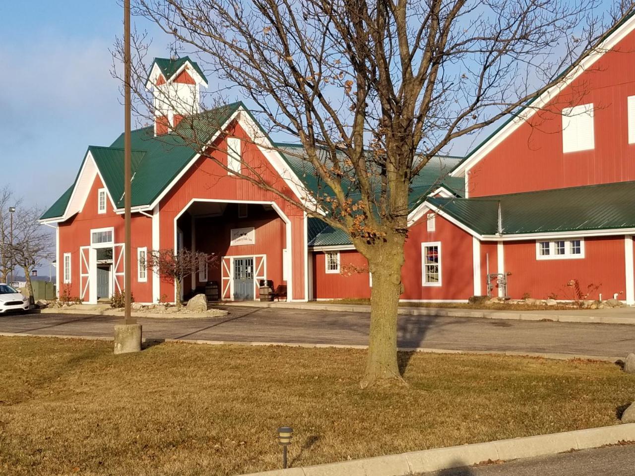 Countryside Inn Nappanee Bagian luar foto